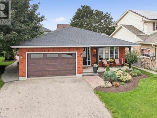 3 Peregrine Crescent, Elmira, ON, N3B 3J2 house for sale | Listing ID 40857 | Royal LePage