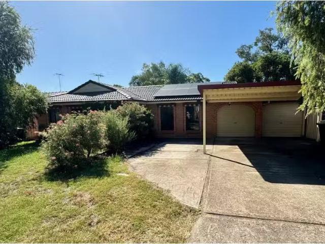 3 Phoenix Crescent, ERSKINE PARK House for rent Listed by Par.