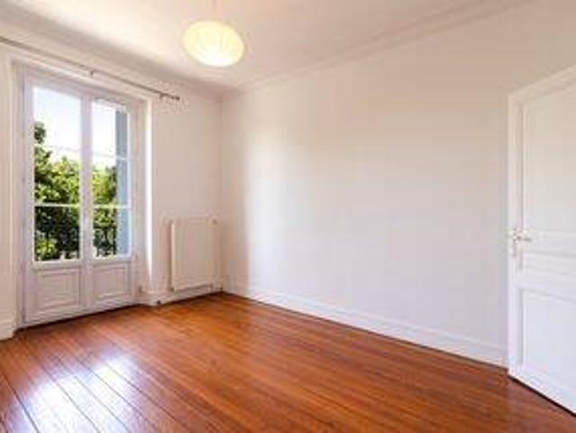 3 pièces 57 m² avec balcon et cave – Proche RER