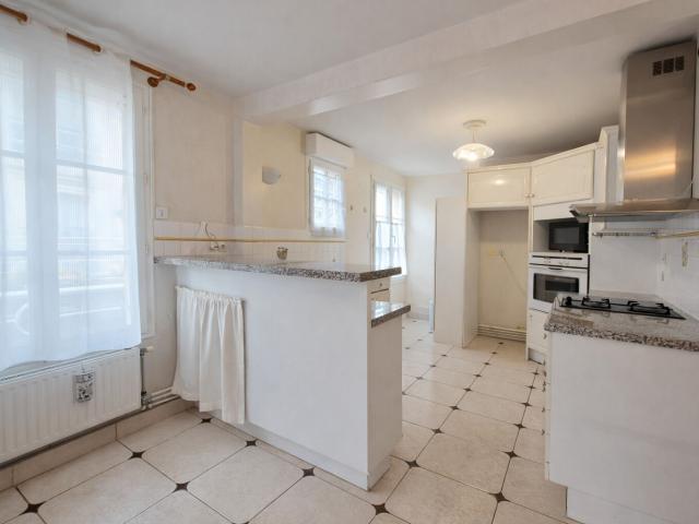 APPARTEMENT 3 PIÈCES HABITABLE IMMÉDIATEMENT DPE C PARKING PRIVATIF