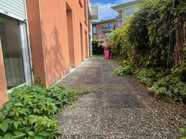 3 pièces, 65m² en location à Toulouse 948.17 € par mois