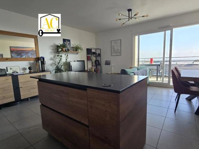 3 pièces 66 m² 2 ème étage Vue Location meublée