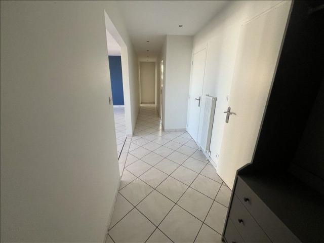 3 pièces 80,95 m² 2ème étage Colocation non autorisée