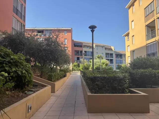 3 Pièces terrasse et parking