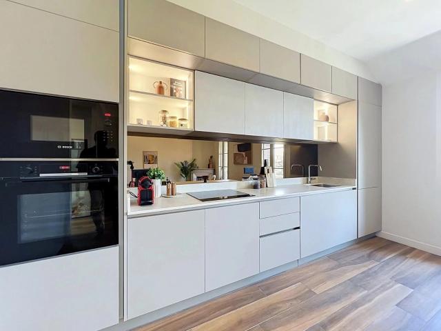 3 Pieces Tete Carre En Dernier Etage 70m² Nice