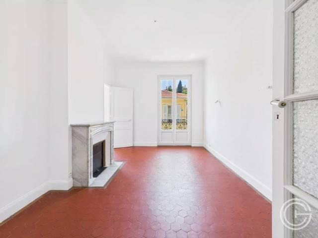 3 PIECES VIDE 4 AV MOUSQUETAIRES NICE LIBERATION
