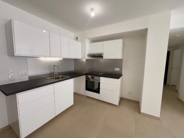 3 Pièces à louer neuf avec garage et terrasse