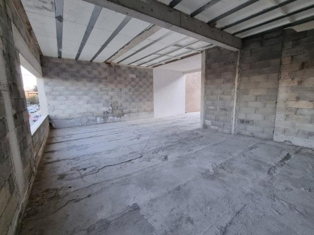 grand 3 pièces à rénover avec Patio et Terrasse SAINT SAVOURNIN 13