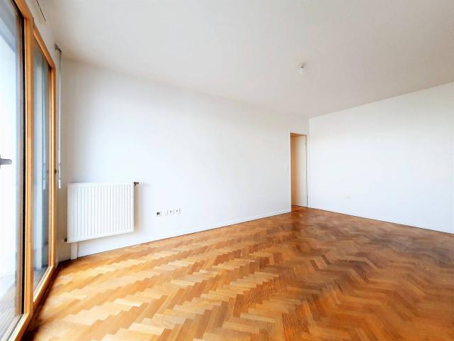 3 pièces avec balcon chauffage et parking compris