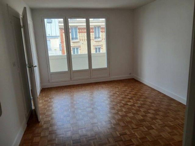 3 pièces + balcon + parking