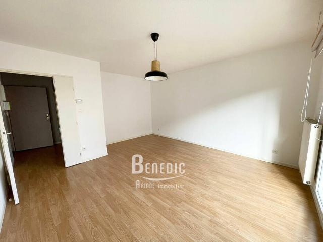 3 pièces, cuisine équipée,balcon