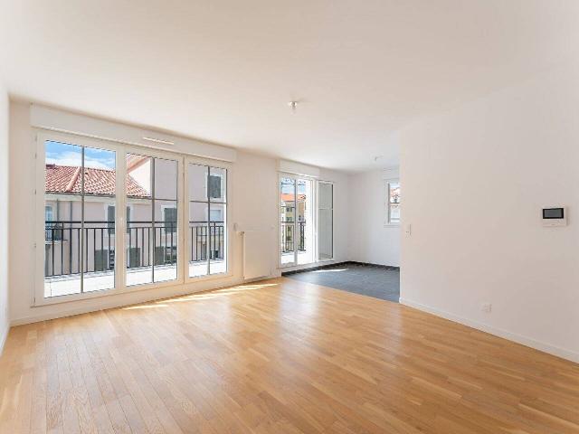 3 PIECES DERNIER ETAGE TERRASSE