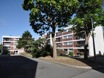 3 PIECES LES CLAYES SOUS BOIS