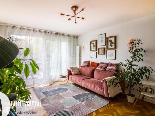 3 pièces lumineux avec grande terrasse et parking – À deux pas de la gare !
