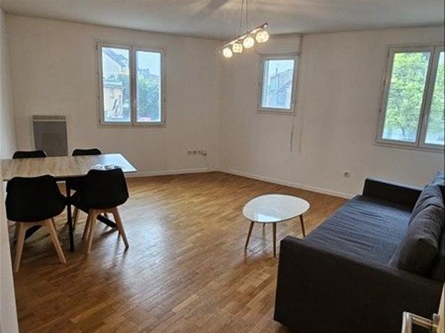 3 pièces Meublé 70,3 m² 1er étage Colocation non autorisée