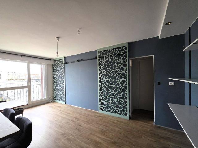 3 pièces meublé avec balcon chauffage et parking compris