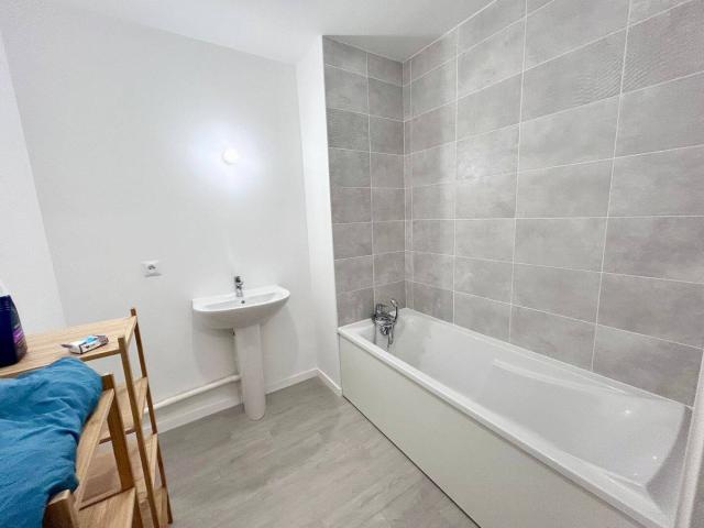 3 pièces meublées neuf Blanc Mesnil avec balcon