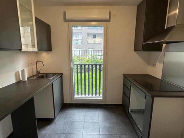 3 pièces récent de 61 m2 Balcon et vue sur jardin Proche