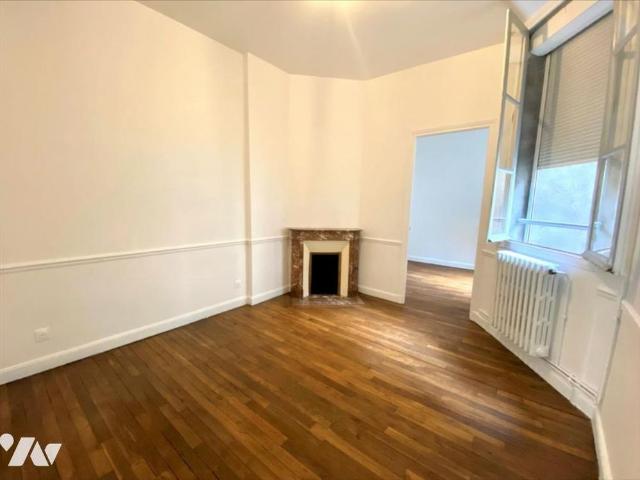 3 PIECES RUE COLBERT 51100 REIMS