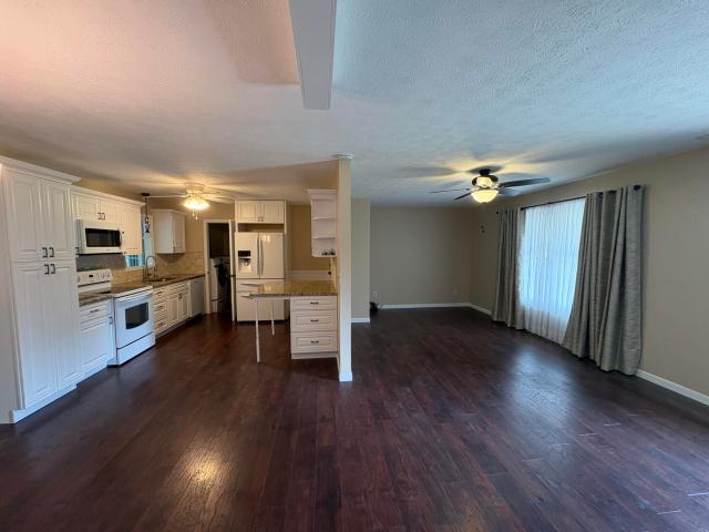 3 Pinhook Place