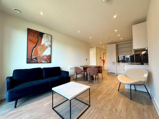 3 Pitt Street, Birmingham B4 1 bed apartment to rent £1,100 pcm £254 pw