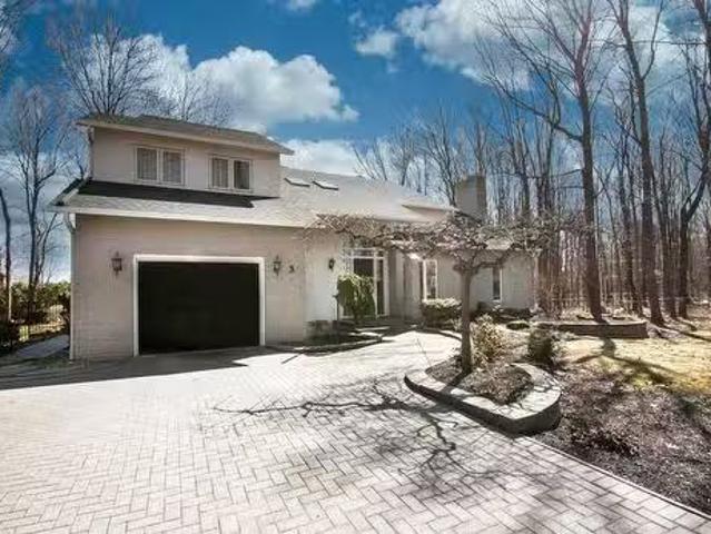 3 Place De La Pléiade, Saint Jean Sur Richelieu, QC, J2W 1N3.