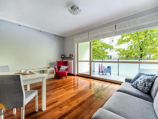 3 pok, balkon 31m