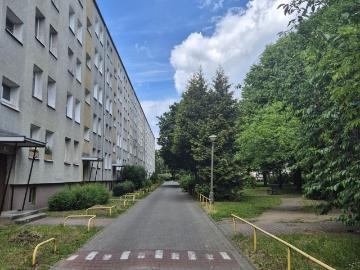 3 Pokoje do remontu z dużym potencjałem na Winogradach