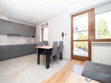 3 pokoje + garderoba | 100 m2 | 2 balkony
