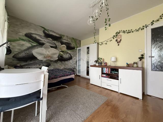 3 pokoje | osobna kuchnia | loggia