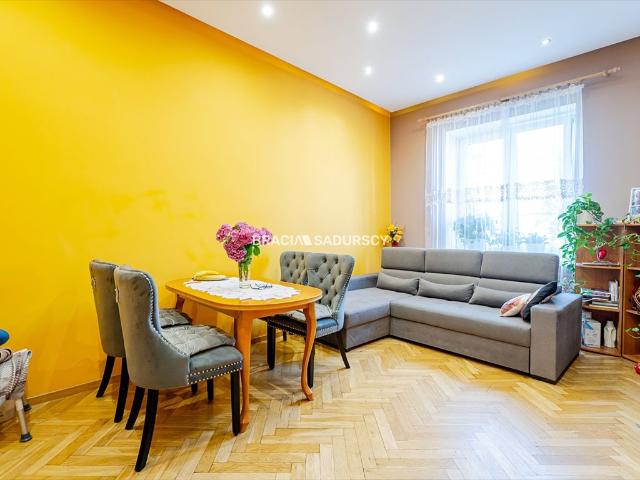 3 pokojowe mieszkanie 66 m² w Nowej Hucie jasna kuchnia