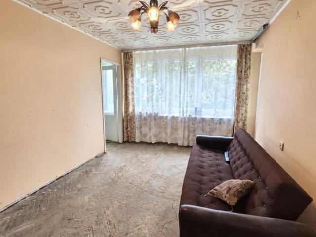 3 pokojowe mieszkanie do remontu balkon i piwnica