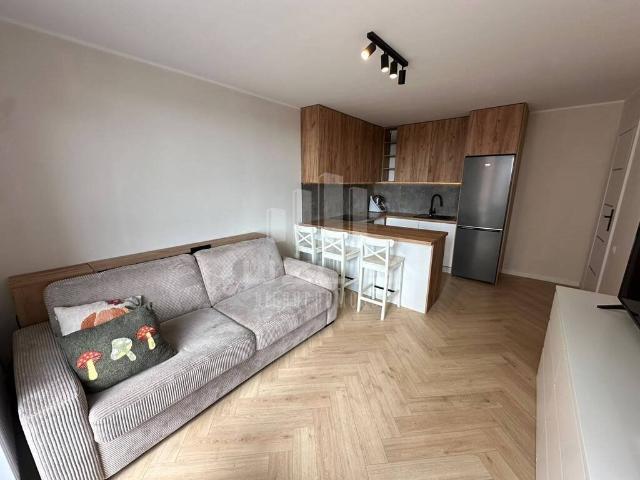 3 pokojowe mieszkanie po remoncie balkon i klimatyzacja