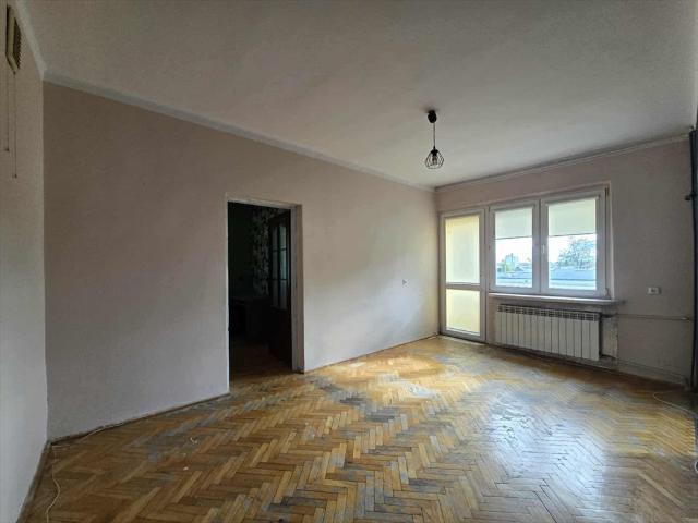 3 pokojowe mieszkanie z balkonem, do remontu, centrum Zduńskiej Woli