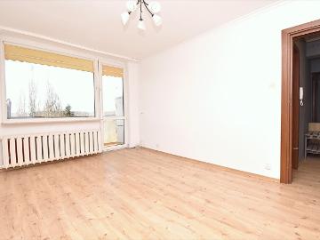 3 pokojowe mieszkanie z balkonem, dobry stan, blisko sklepów
