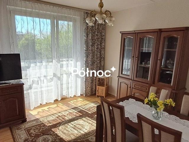 3 pokojowe mieszkanie z balkonem i dużym pokojem