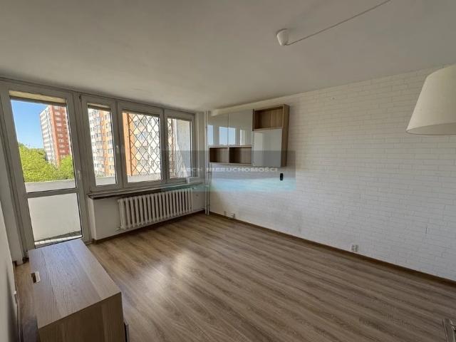 3 pokojowe mieszkanie z balkonem i widokiem na zieleń