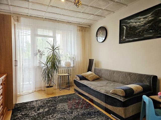 Polecam 3 pokojowe mieszkanie z dużą kuchnią i piwnicą