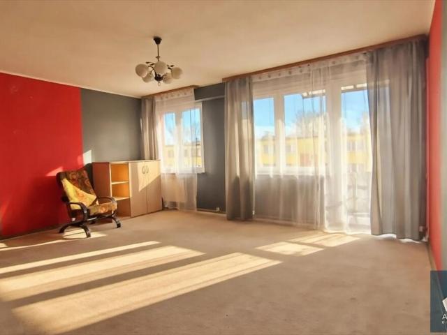 3 pokojowe mieszkanie z potencjałem, balkon, jasne, na 4 piętrze