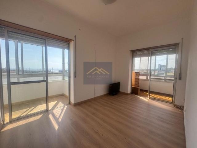 3 quarto, Almada Almada 104476810