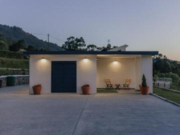 Casa para alugar em Alpendorada Várzea e Torrão - Jardim
