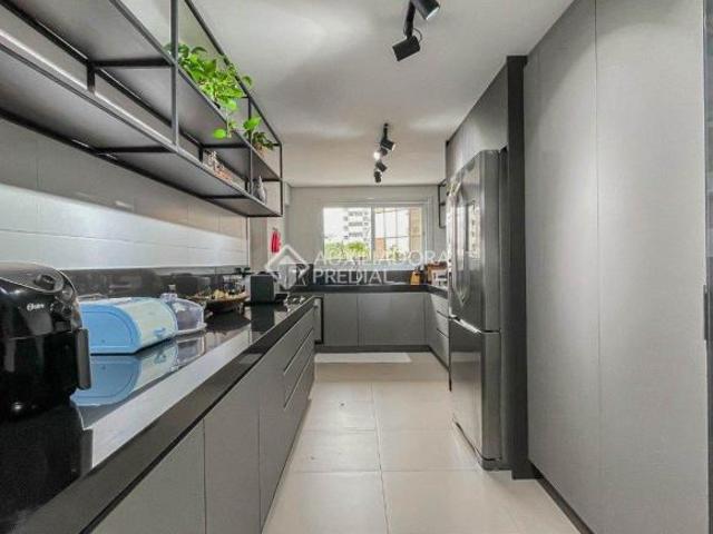 Apartamento 207m² de 3 quartos 3 suítes e 3 vagas bairro Rio Branco em Porto Alegre