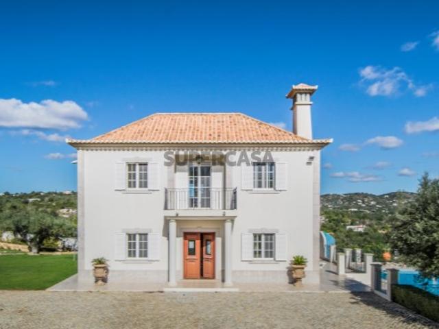 3 Quartos em suite Mansão em condições imaculadas com piscina em um grande lote em Santa Bárbara de Nexe