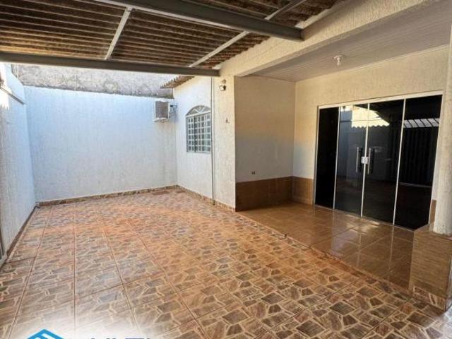 3 quartos sendo 1 suíte Aceita negociação Garagem 2 carros