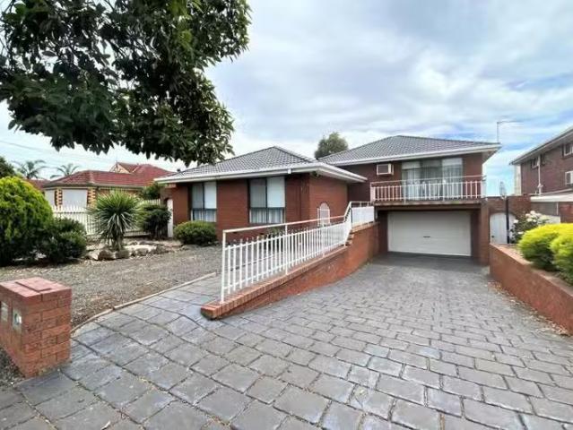 3 Rushden Close, Bell Post Hill, VIC 3215 House for Rent