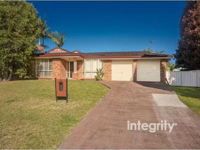 3 Rannoch Drive, West Nowra House for rent Listed by Christop.