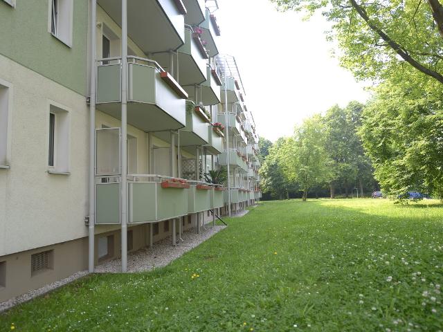 3 Raumwohnung mit Wanne und Balkon in begehrter Wohnlage