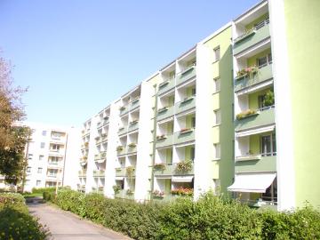 3 Raumwohnung mit Aufzug und Dusche