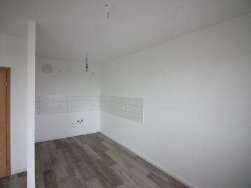 3 Raumwohnung mit Badewanne und Balkon