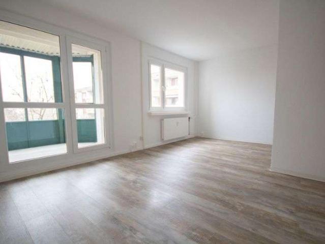 3 Raumwohnung mit Balkon.